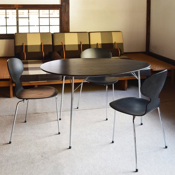 ♯2815A/B/C/D Egg table and Ant chair エッグテーブルセット ｜北欧名作家具のキタニ