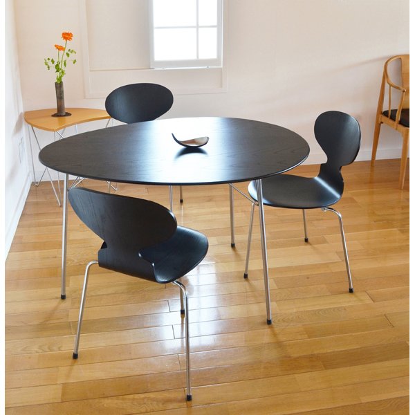 ♯2815A/B/C/D Egg table and Ant chair エッグテーブルセット ｜北欧名作家具のキタニ
