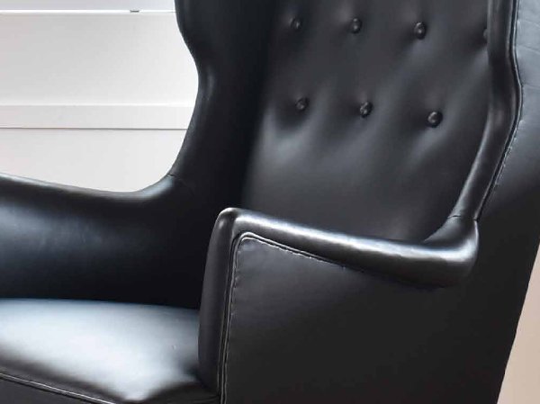 JK-09 ウイングバックチェア（アップ）